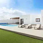 Navya - Vipvipvillas