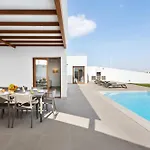 Navya - Vipvipvillas Playa Blanca (Lanzarote)