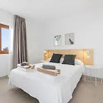 Navya - Vipvipvillas Vila *