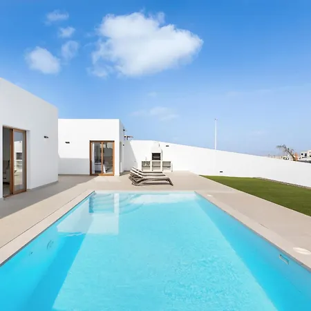 Vila Navya - Vipvipvillas *