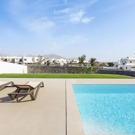 Vila Navya - Vipvipvillas