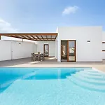Navya - Vipvipvillas فيلة بلايا بلانكا