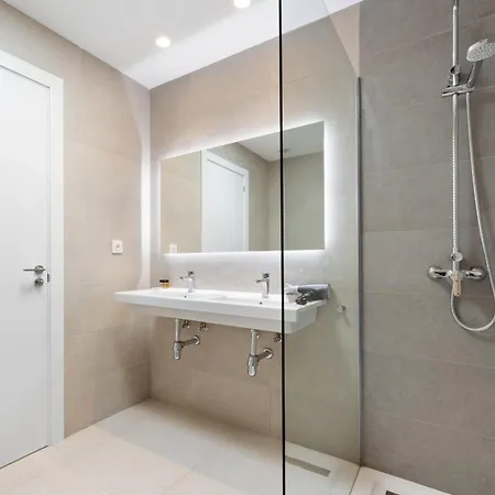 Navya - Vipvipvillas Willa