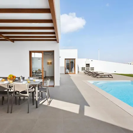 Navya - Vipvipvillas 플라야블랑카