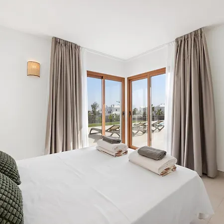 Navya - Vipvipvillas Willa