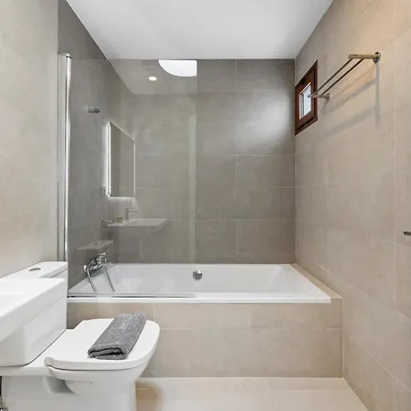 فيلة Navya - Vipvipvillas بلايا بلانكا